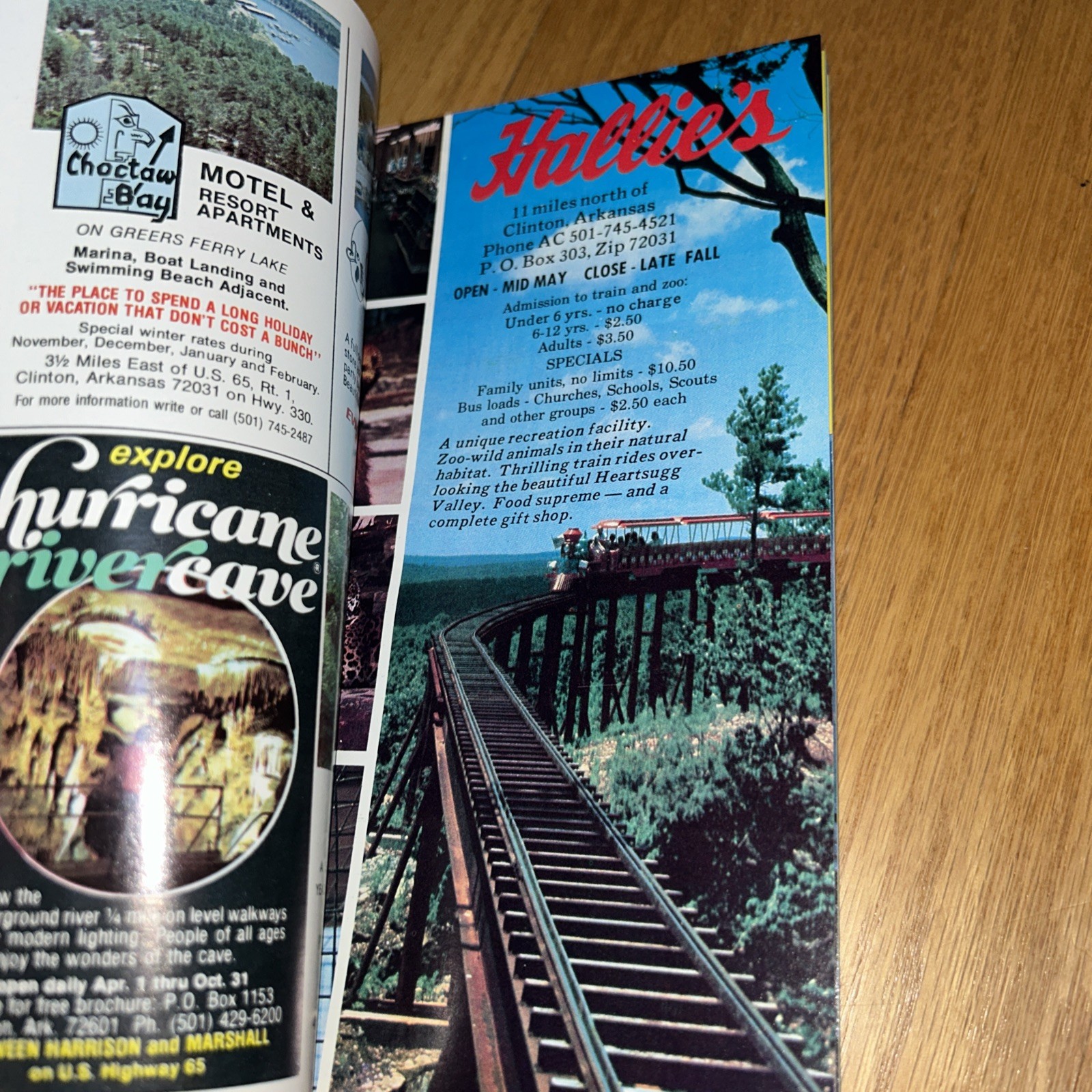 1977 ARKANSAS TOUR GUIDE Book – 112 Pages