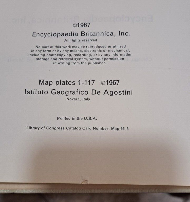 VTG 1967 BRITANNICA WORLD ATLAS INTERNATIONAL 17.68 – 367 PAGES W/FOLD OUT PAGES